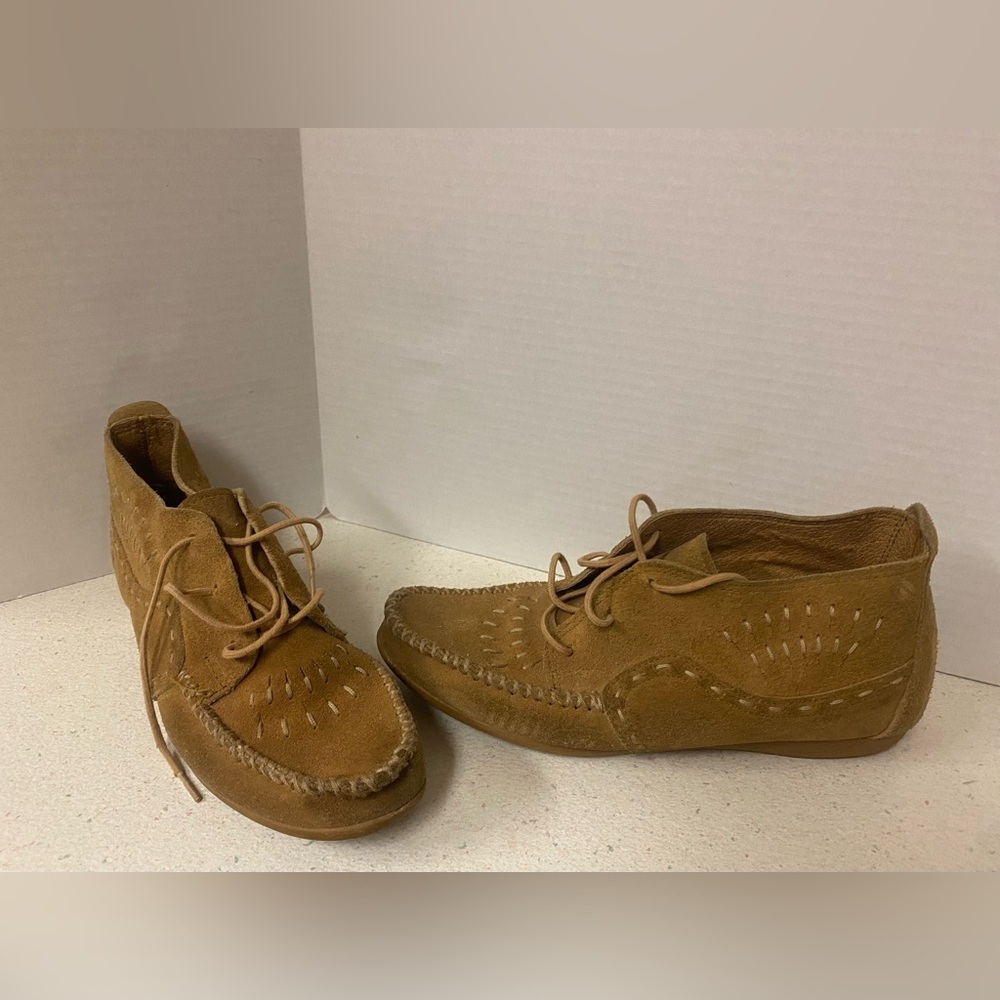 Minnetonka Women’s Vintage Moccasins